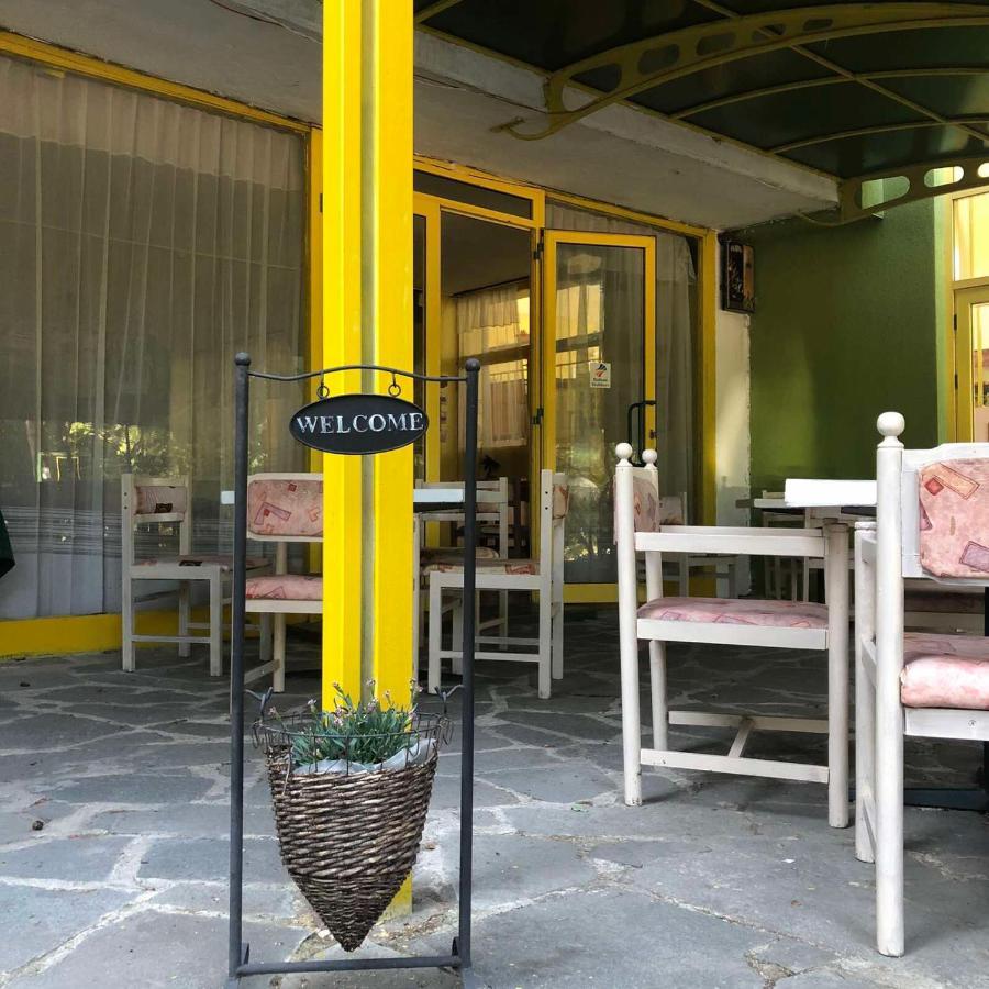 Sunny Varshava Hotel Golden Sands Bagian luar foto