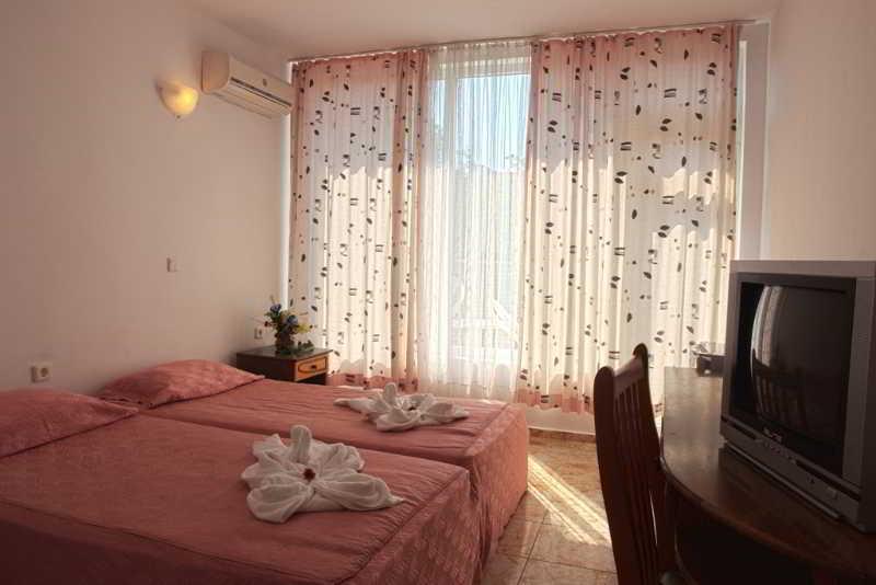 Sunny Varshava Hotel Golden Sands Bagian luar foto